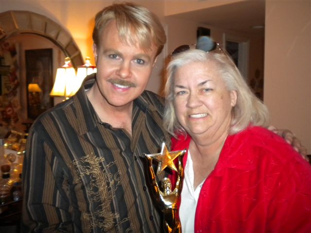 J.J. Smith wins the 2010 Best Interview Coach Award, presented by Penny Geiszler from TFTJ.com